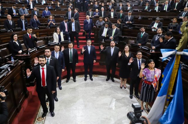 Diputados en el Congreso de Guatemala durante la juramentación. 