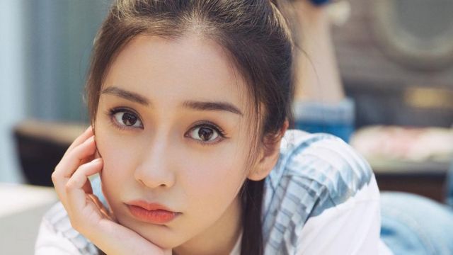 안젤라베이비는 2016년 포브스 선정 아시아 유명인 30세 이하 30인에 선정됐다