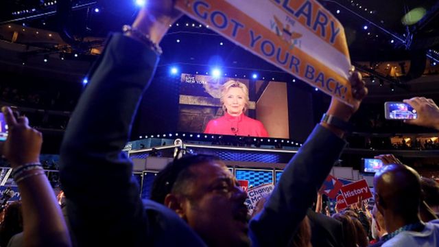 Hillary Clinton délivre un message télévisé à la convention démocrate