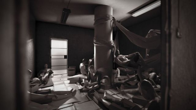 Reconstrucción artística de una celda en El Helicoide