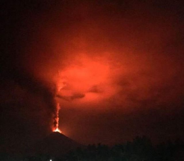 Tahun 2013 sering terjadi erupsi gunung berapi di indonesia antara lain di pulau sulawesi