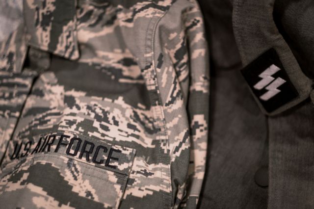 Uniformes de Mike