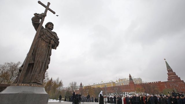 Фото памятник владимиру в москве