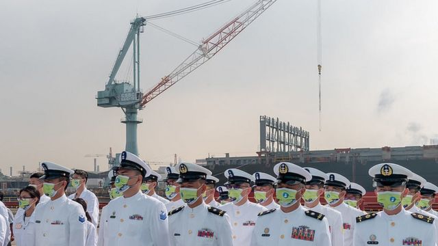 台灣前參謀總長黃曙光在今年年中曾向《聯合報》透露,有關裝備採購是原廠、台船公司、台灣中科院與台灣海軍四方代表共同談判,沒有民間人士參與。