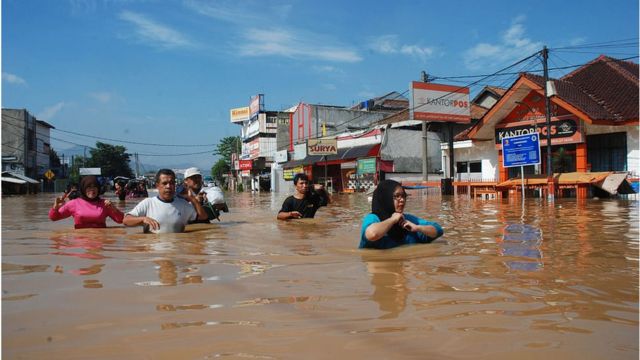 Banjir di Bandung seperti 'sungai', dosen ITB ciptakan jalan berpori
