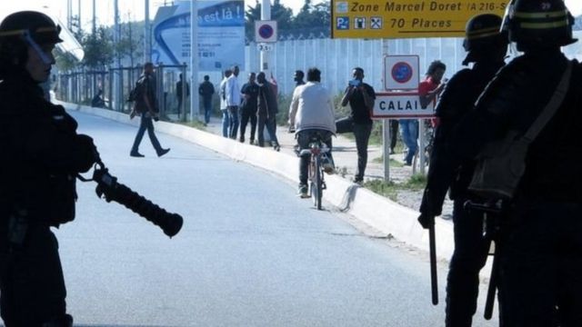 Abenshi mu bimukira bari Calais bashaka kujabuka mu Bwongerza