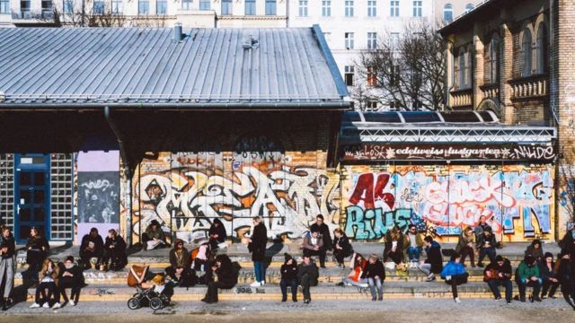 Warga Berlin, Jerman memiliki reputasi sebagai orang yang dingin, blak-blakan, dan kasar. 