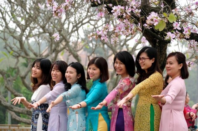Phụ nữ Việt Nam: Vượt qua sự kiềm hãm của truyền thống - BBC News ...