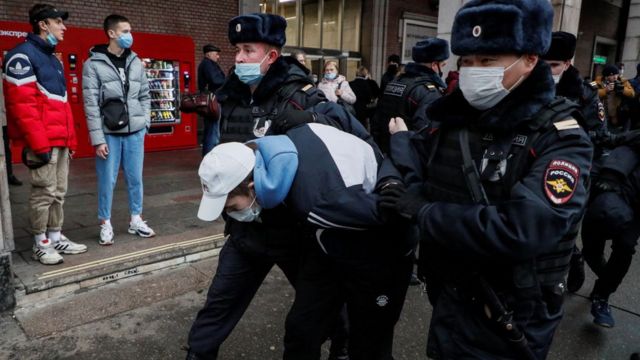 Russia.  Moscow.  Police officers during the arrest of participants in an uncoordinated march of nationalists "Russian March 2020" on the Day of National Unity.  Russian nationalists came out with demands for freedom for political prisoners and a fair investigation of the deaths of representatives of radical movements during arrests, interrogations and in prisons.