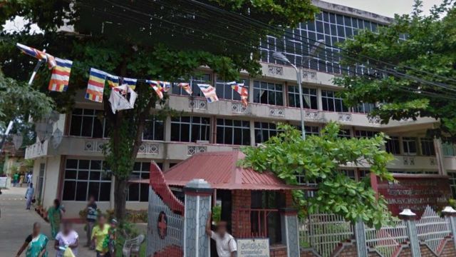 'සියයට අනූ නවයක් දෙමළ භාෂාව කථා කරන දිස්ත්රික්කයක ශික්ෂණ රෝහලකට දෙමළ භාෂාව කථා කරන සේවකයන් පත් කිරීම පරිපාලනමය යුතුකමක්'