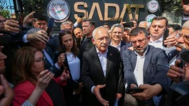 CHP Genel Başkanı Kemal Kılıçdaroğlu SADAT'ı paramiliter bir yapı olmakla eleştirdi.