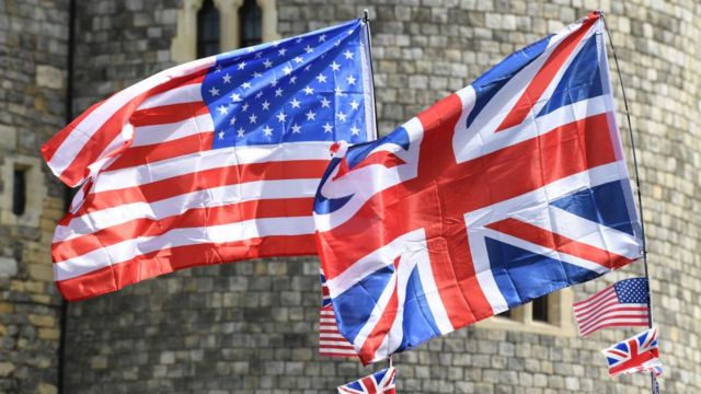 Banderas de Estados Unidos y Reino Unido