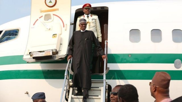 Buhari dey comot from presidential plane