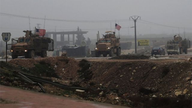 مركبات عسكرية أمريكية بالقرب من منبج في سوريا