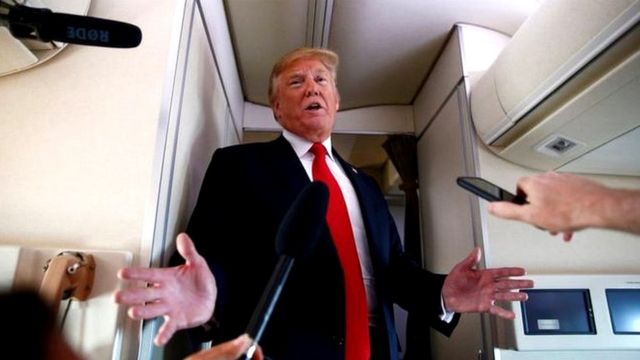 Perezida Trump yabeshywe avugana n' umunyarwenya kuri telefoni ubwo yari mu ndege ye izwi nka Air Force One