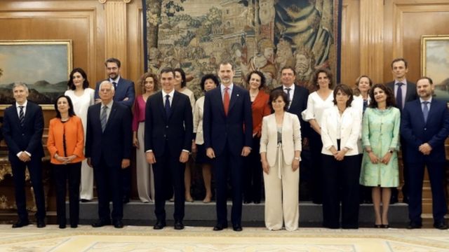 دولت جدید اسپانیا در کنار پادشاه این کشور