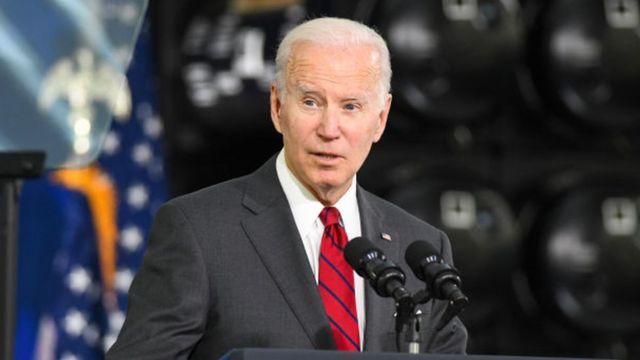 L'image montre Joe Biden