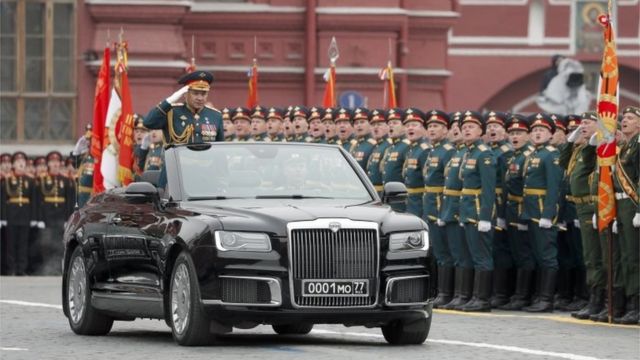 Женский полк на параде победы