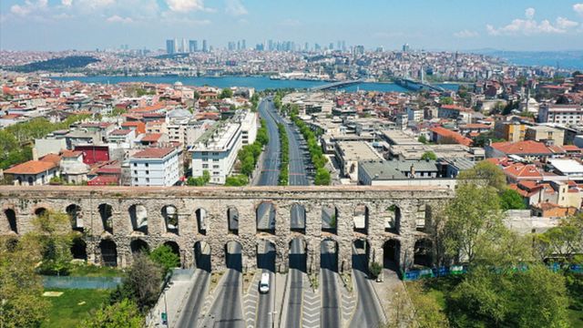 Акведук императора Валента в Стамбуле