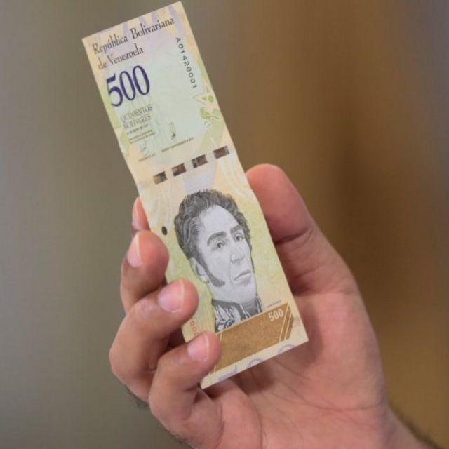 500 Stück Venezuela 500 Mil Bolivar Soberano 2020 – Zirkulierte Banknoten
