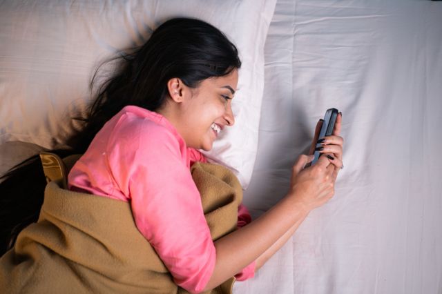 தொடர் அலைப்பேசி பயன்பாடு நமது மூளையில் எவ்வித மாற்றத்தை ஏற்படுத்துகிறது?