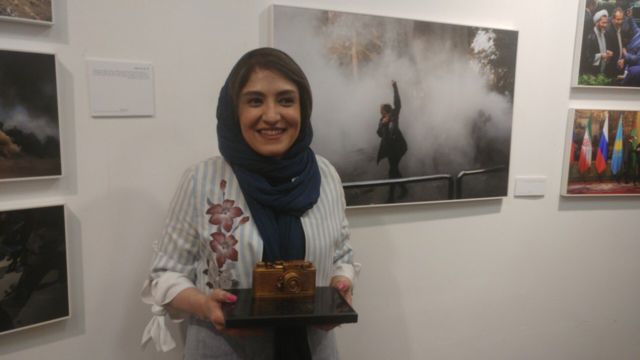 یلدا معیری با عکاسی از اعتراض‌های سال ۹۶ به شهرت رسید و در سال‌های اخیر عکس‌هایی مهم از برخورد گشت ارشاد با زنان ایرانی منتشر کرده است