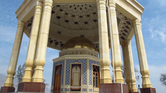 کمال خجندی