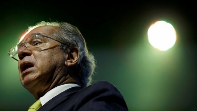 O Ministro da Economia do Brasil, Paulo Guedes, fala durante um seminário sobre a retomada da economia brasileira, em Brasília, em 8 de dezembro de 2020