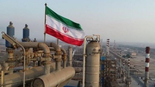 تاسیسات نفت و گاز ایران