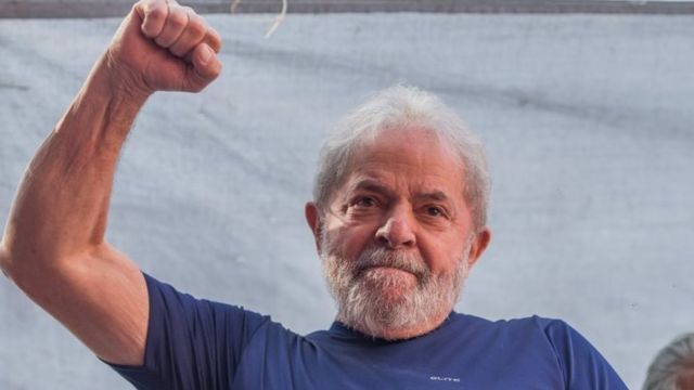 Lula emocionado