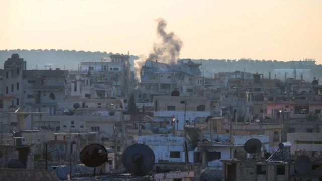 قصف قوات حكومية لمواقع المعارضة في منطقة درعا بجنوب سوريا
