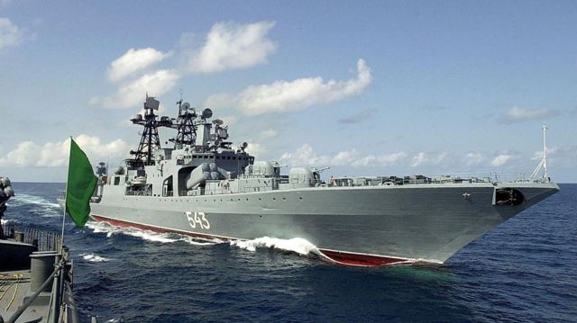 Hình ảnh tàu Marshal Shaposhnikov trong một cuộc tập trận tại Ấn Độ Dương năm 2003