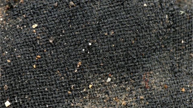 Amostra de tecido encontrada nas escavações