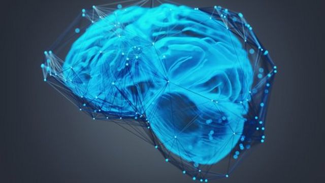 Cerebro con interconexiones iluminadas