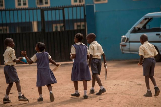 Langues nationales : le Nigéria les adopte pour l'éducation au primaire -  BBC News Afrique
