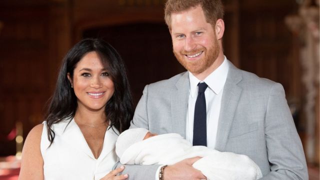 Принц Гарри и Меган с новорожденным Арчи