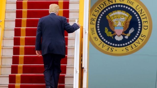 Trump in Air Force 1