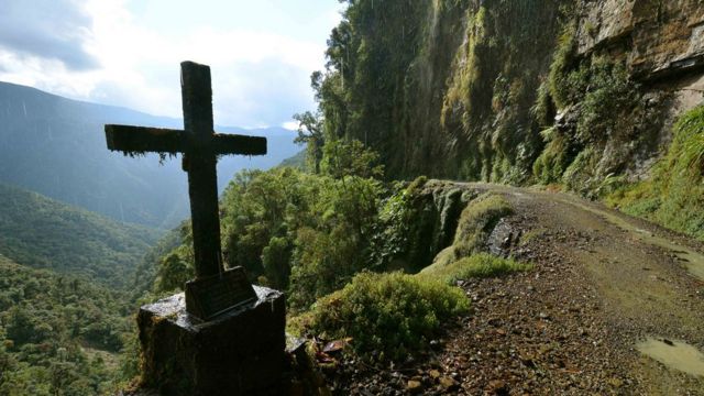 Os destinos de viagem mais perigosos, Estrada da Morte na Bolívia - Foto: Reprodução/HARALD VON RADEBRECHT/ALAMY