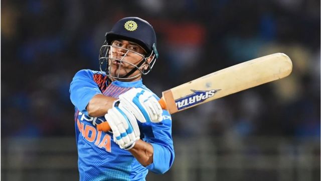 ధోనీ బ్యాటింగ్