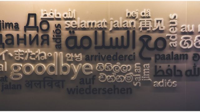 Adeus em várias línguas