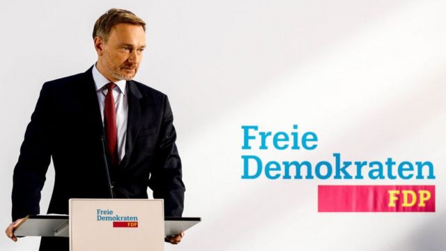 FDP lideri Christian Lindner CDU/CSU liderliğinde bir koalisyon seçeneğinin de masada olduğunu söyledi