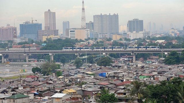 Magaalada Quezon ayaa laga qaaday maqaamkii caasimadda oo waxaa 1976 lagu celiyay magaalada Manila