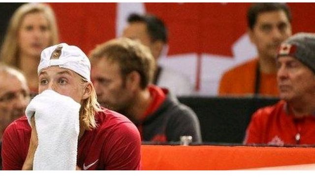 Shapovalov a lokacin da yake nadama