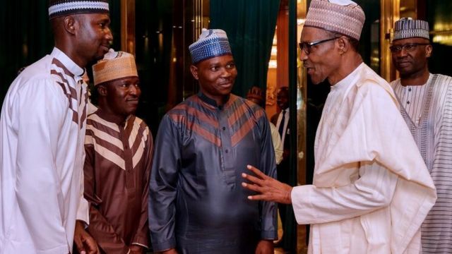 Aworan aarẹ Buhari nibi ipade pẹlu awọn ti wọn jajabọ lọwọ Boko Haram
