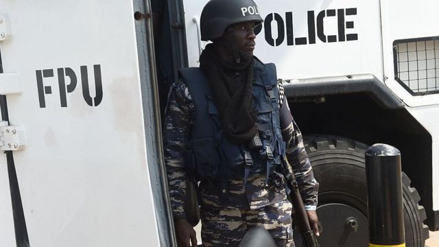 Nigerians for Ghana wan support police arrest criminals among dem - BBC ...