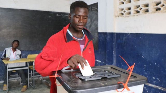 Elections Au Libéria : Les Électeurs Se Rendent Aux Urnes - Bbc News Afrique