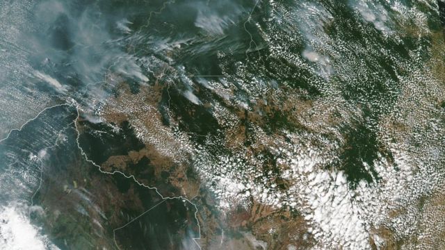 Imágenes satelitales de la NASA de los incendios en Rondonia y Mato Groso, Brasil.