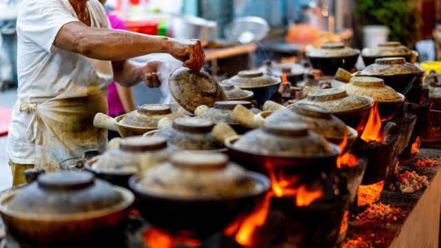 Mercado de comida de rua em Cingapura