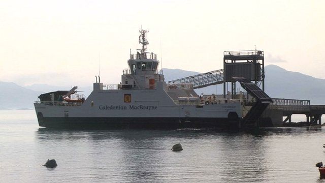 Bàt'-aiseig aig cidhe Armadail