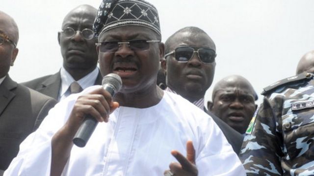 Gómìnà Abiọla Ajimọbi àtàwọn ẹ̀sọ́ rẹ̀